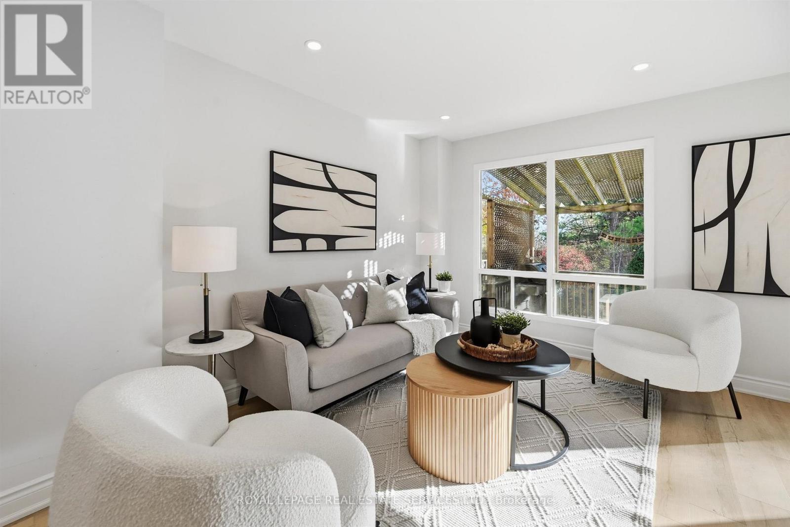 426 Parkridge Crescent, Oakville, Ontario  L6M 1B2 - Photo 17 - W12563594