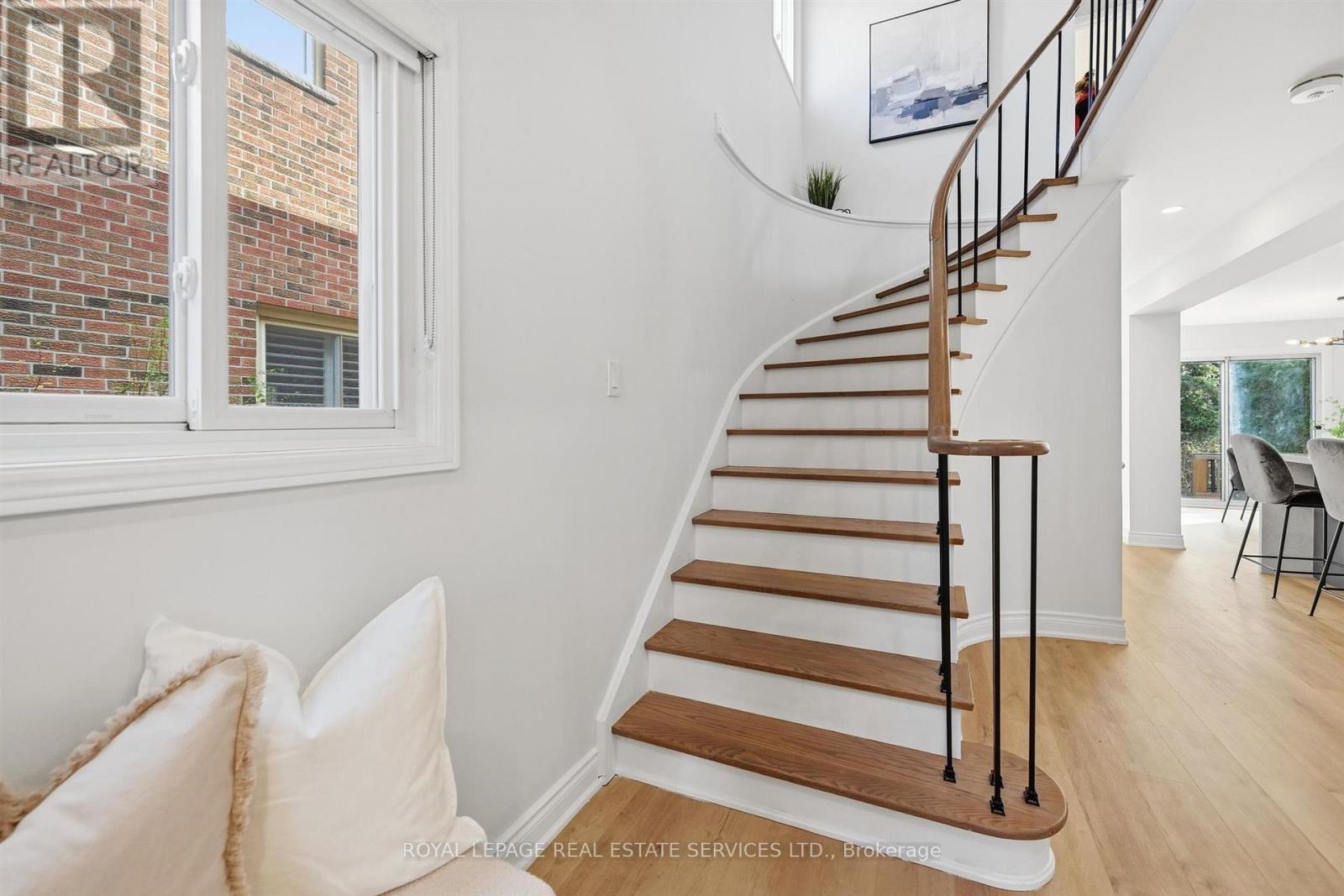 426 Parkridge Crescent, Oakville, Ontario  L6M 1B2 - Photo 19 - W12563594