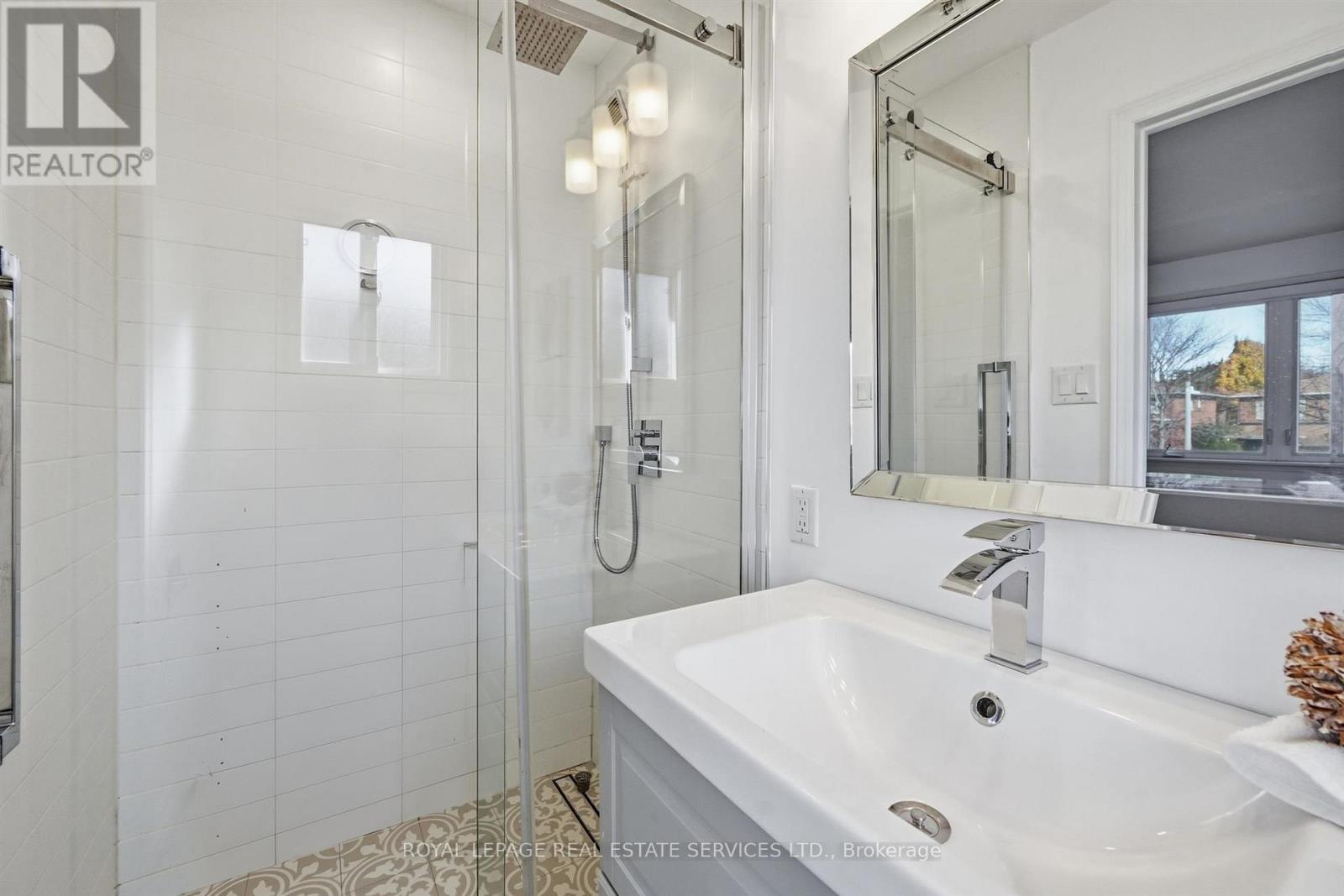 426 Parkridge Crescent, Oakville, Ontario  L6M 1B2 - Photo 24 - W12563594