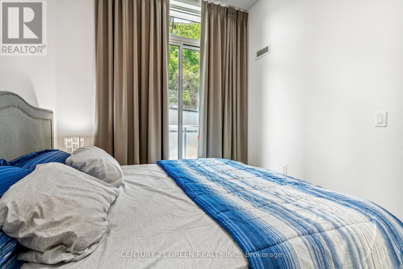 104 - 25 Neighbourhood Lane, Toronto, Ontario  M9Y 0C4 - Photo 27 - W12563632