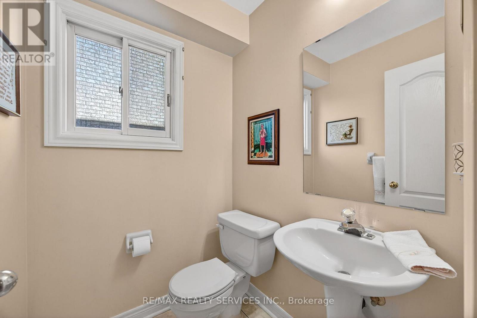 31 Gardenia Way, Caledon, Ontario  L7C 1B1 - Photo 22 - W12563634