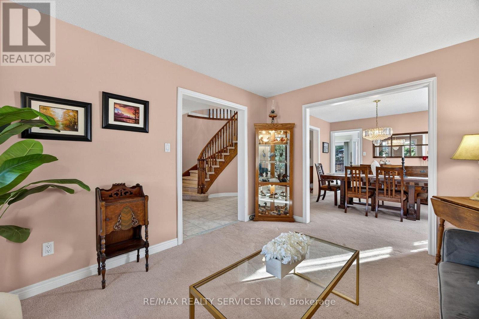 31 Gardenia Way, Caledon, Ontario  L7C 1B1 - Photo 9 - W12563634