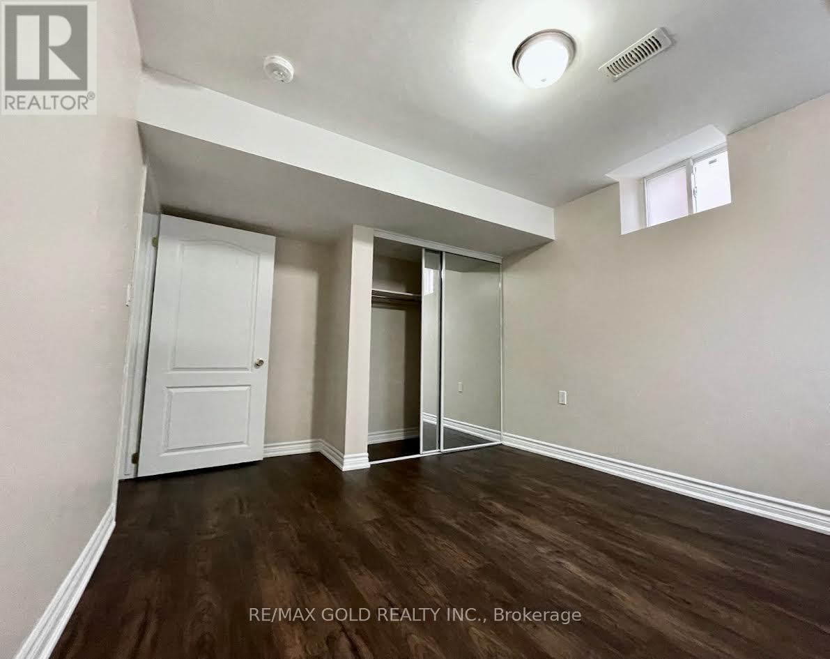 44 Summershade Street, Brampton, Ontario  L6P 3G4 - Photo 8 - W12563652