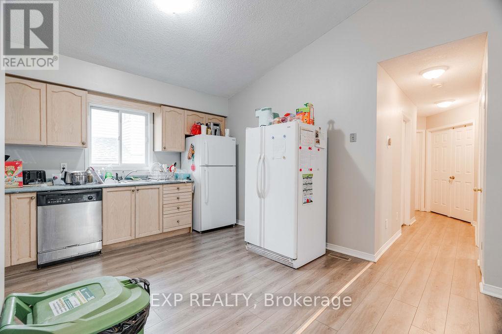 235 Fleming Drive, London East, Ontario  N5V 4Y8 - Photo 7 - X12563760