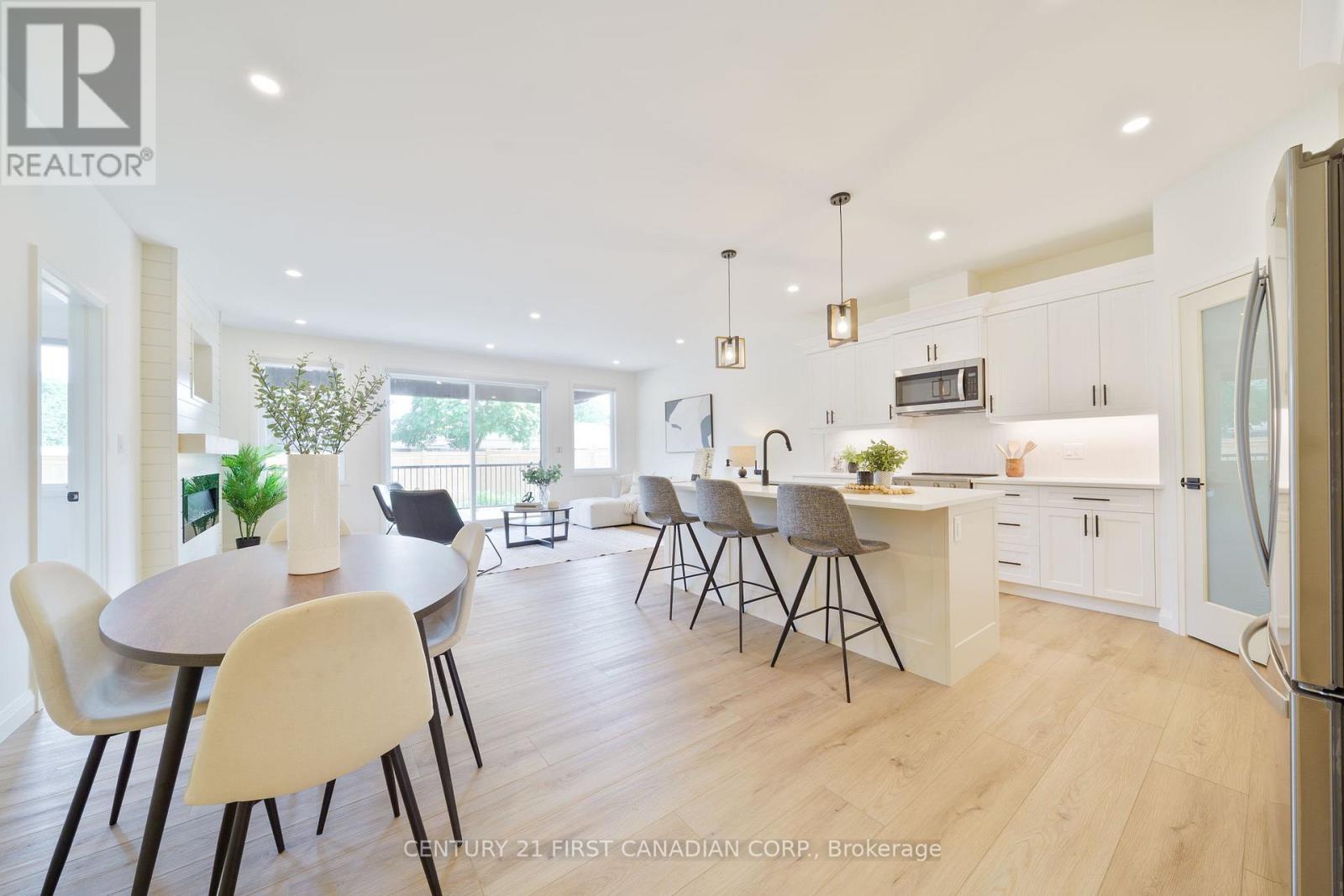 8 - 32 Postma Crescent, North Middlesex, Ontario  N0M 1A0 - Photo 8 - X12563828