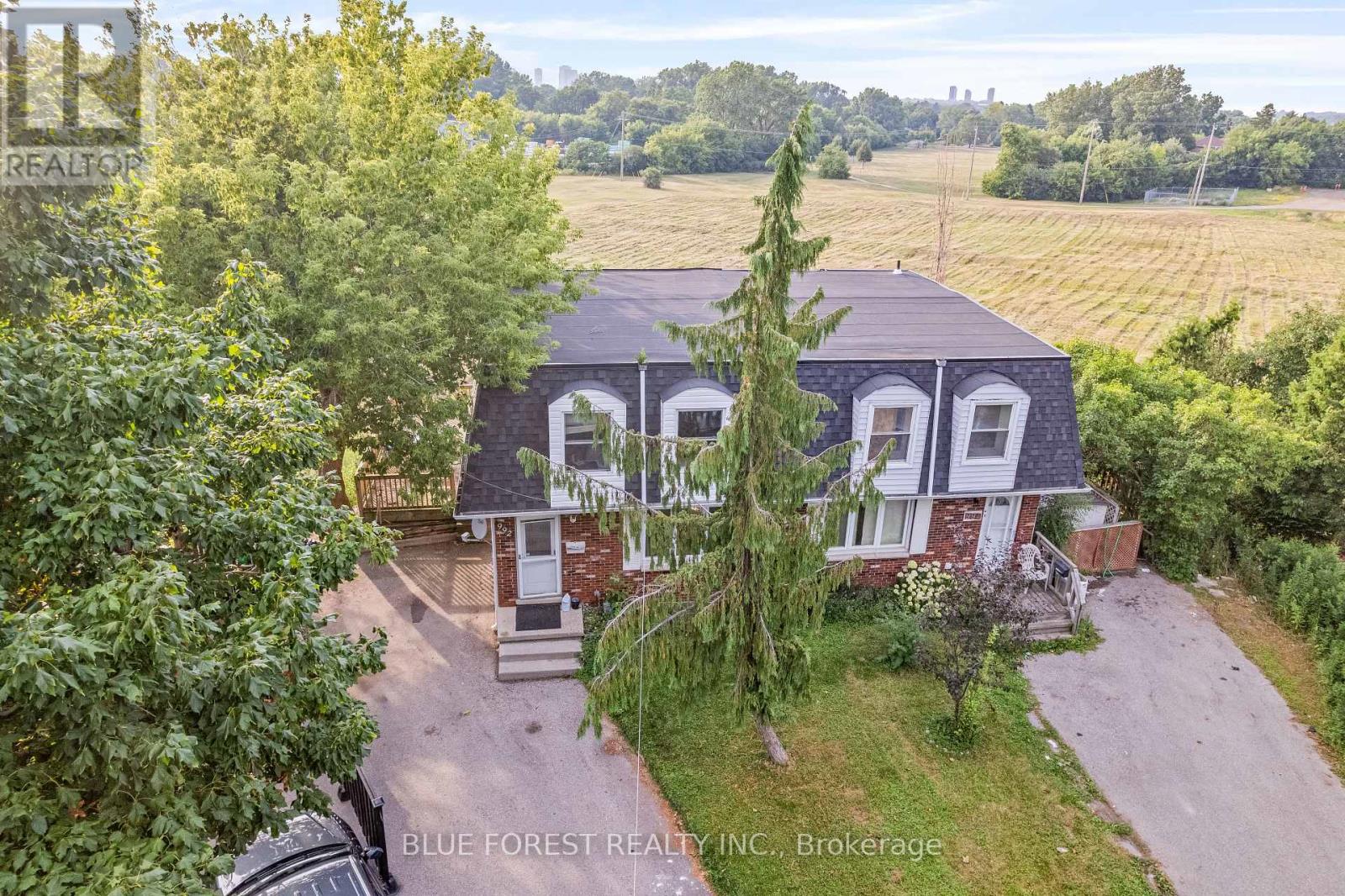 992 Eagle Court, London South, Ontario  N5Z 4K6 - Photo 1 - X12563834