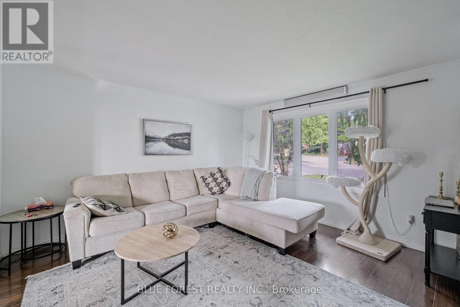 992 Eagle Court, London South, Ontario  N5Z 4K6 - Photo 8 - X12563834