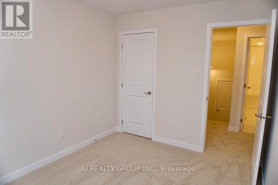 640 Corporal Private, Ottawa, Ontario  K1X 0M7 - Photo 15 - X12563716