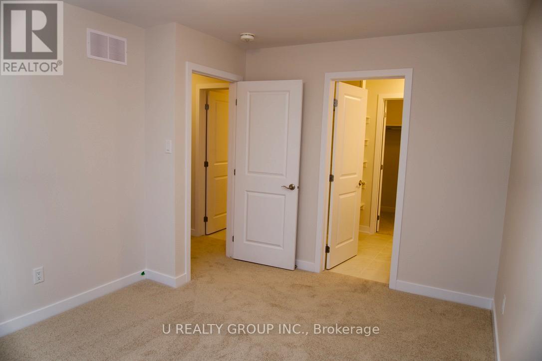 640 Corporal Private, Ottawa, Ontario  K1X 0M7 - Photo 18 - X12563716