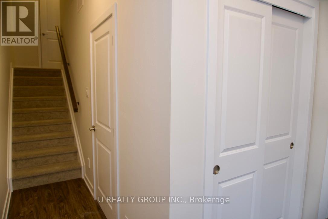 640 Corporal Private, Ottawa, Ontario  K1X 0M7 - Photo 3 - X12563716