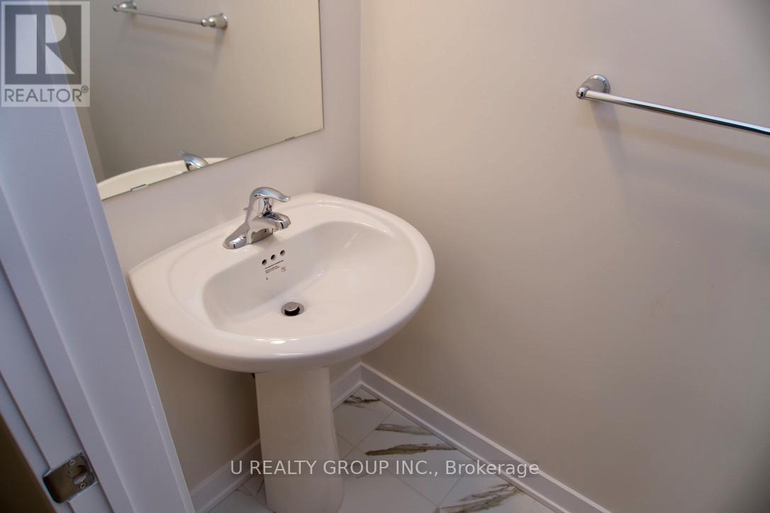 640 Corporal Private, Ottawa, Ontario  K1X 0M7 - Photo 4 - X12563716