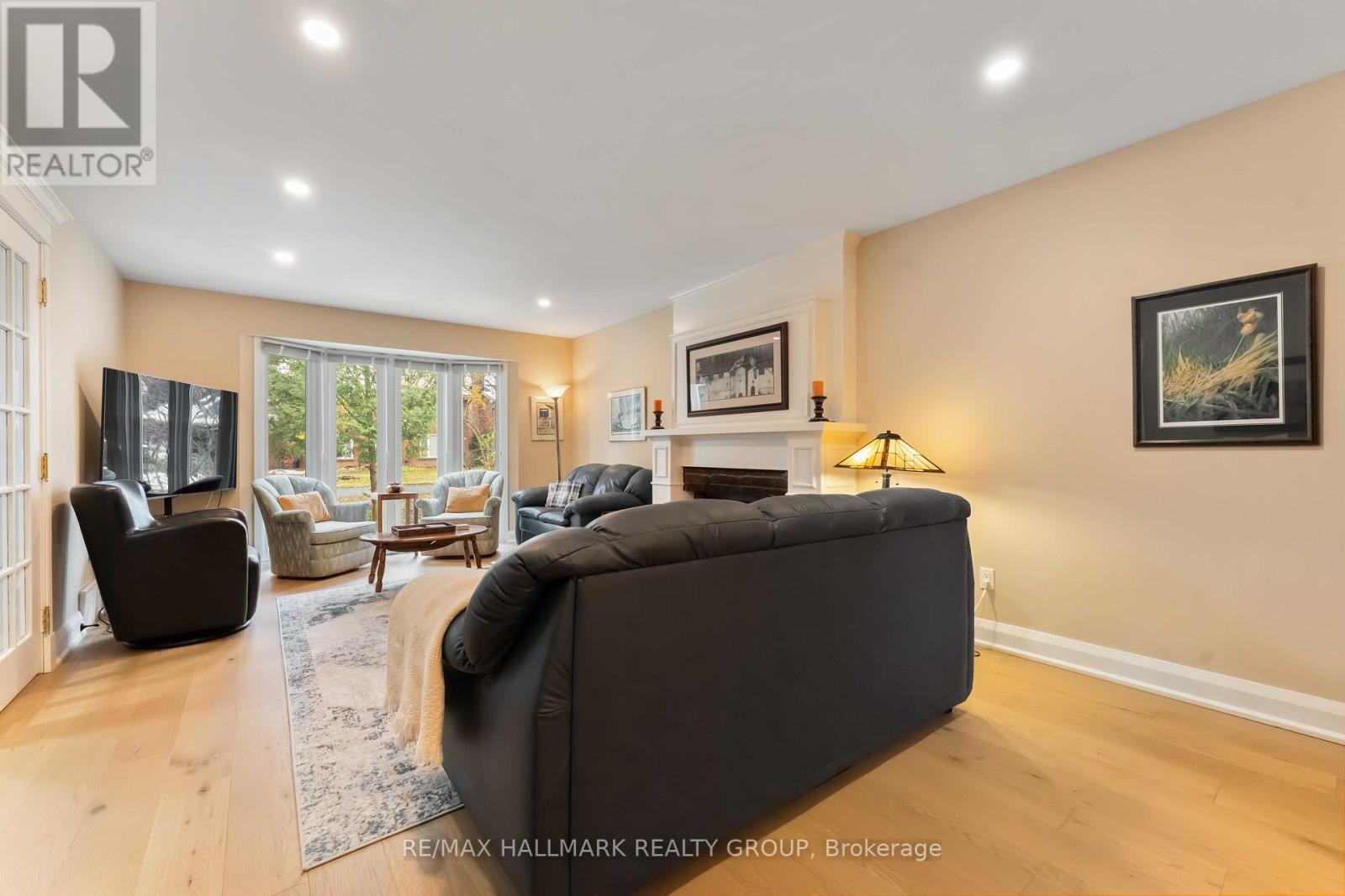 19 Kingsford Crescent, Ottawa, Ontario  K2K 1T5 - Photo 7 - X12563730