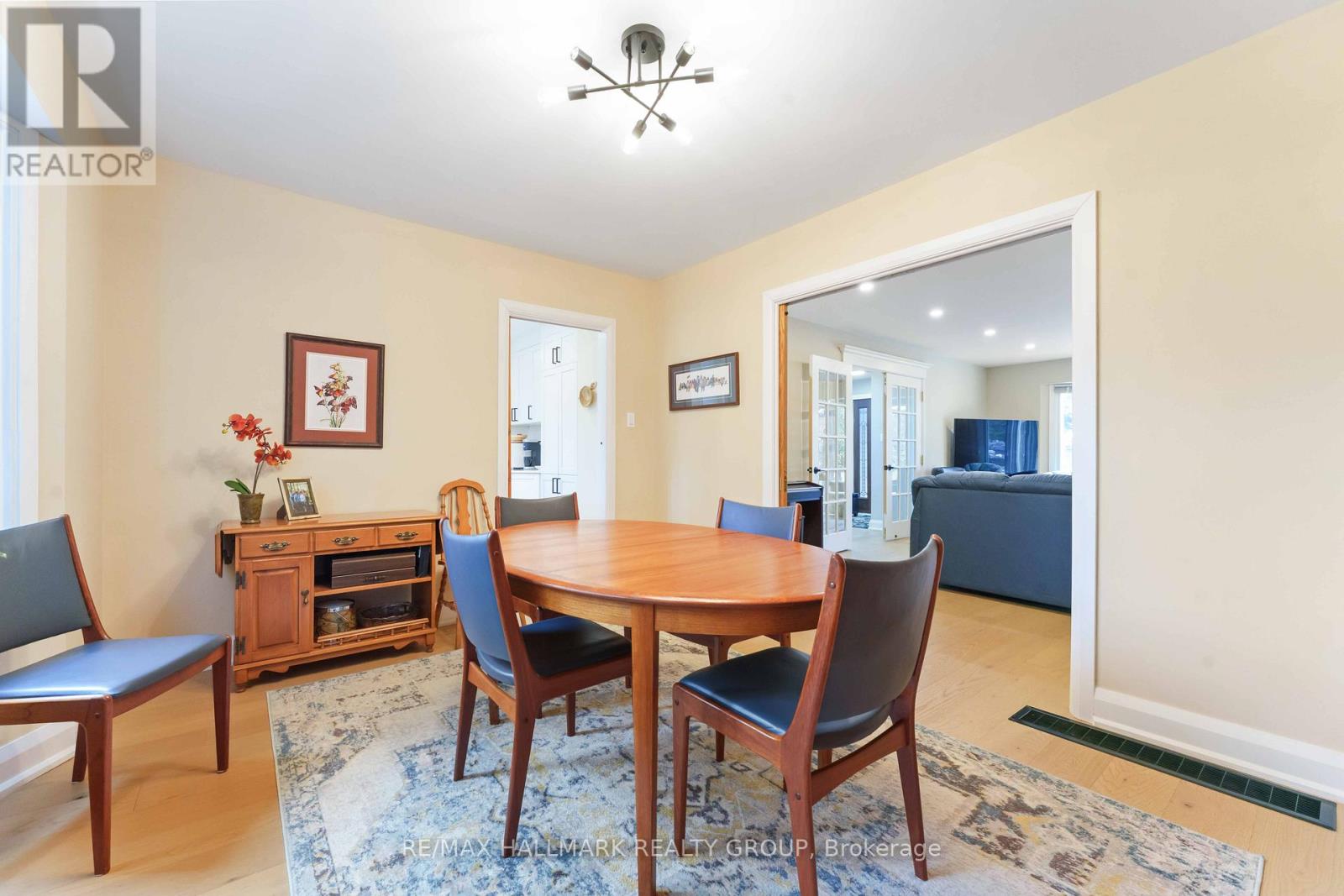 19 Kingsford Crescent, Ottawa, Ontario  K2K 1T5 - Photo 8 - X12563730