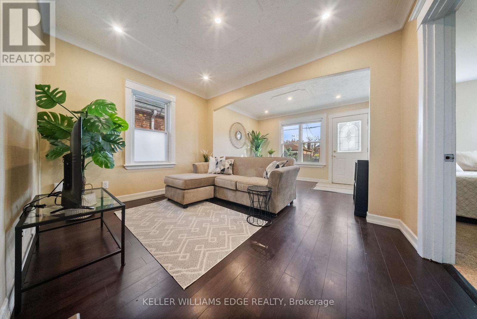 23 Wexford Avenue N, Hamilton, Ontario  L8H 4M2 - Photo 8 - X12563596