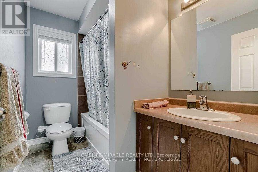 Uppers Exclude Basement - 19 Patterson Drive, North Dumfries, Ontario  N0B 1E0 - Photo 11 - X12563604