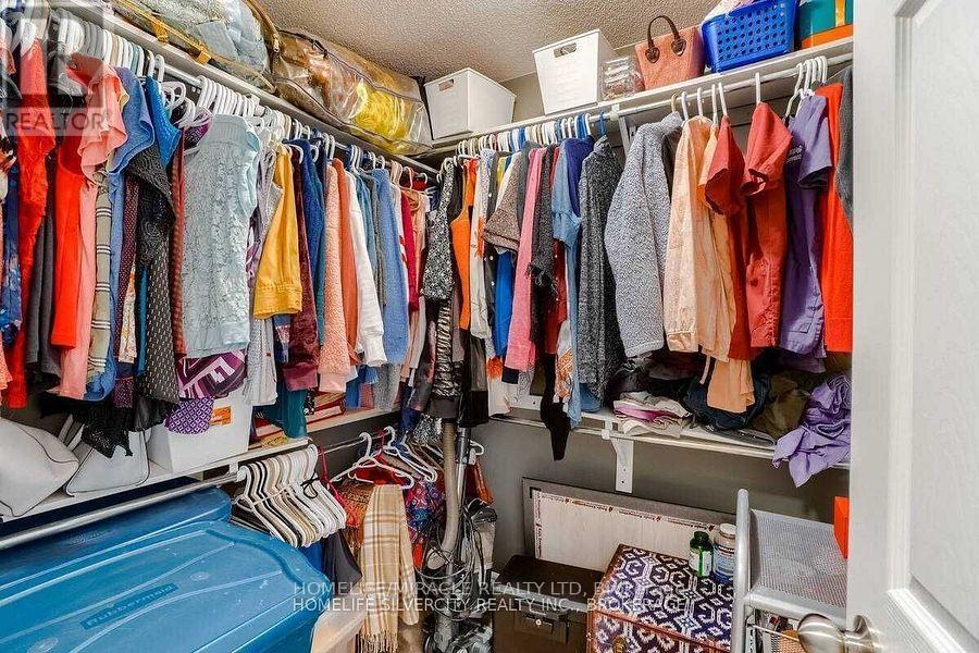 Uppers Exclude Basement - 19 Patterson Drive, North Dumfries, Ontario  N0B 1E0 - Photo 12 - X12563604