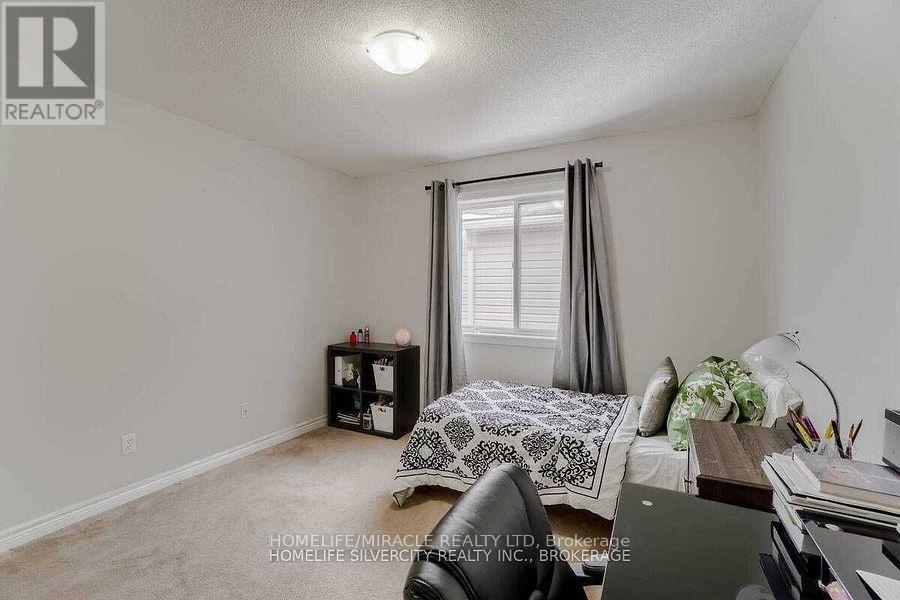 Uppers Exclude Basement - 19 Patterson Drive, North Dumfries, Ontario  N0B 1E0 - Photo 13 - X12563604