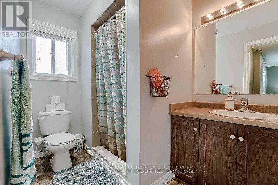 Uppers Exclude Basement - 19 Patterson Drive, North Dumfries, Ontario  N0B 1E0 - Photo 20 - X12563604