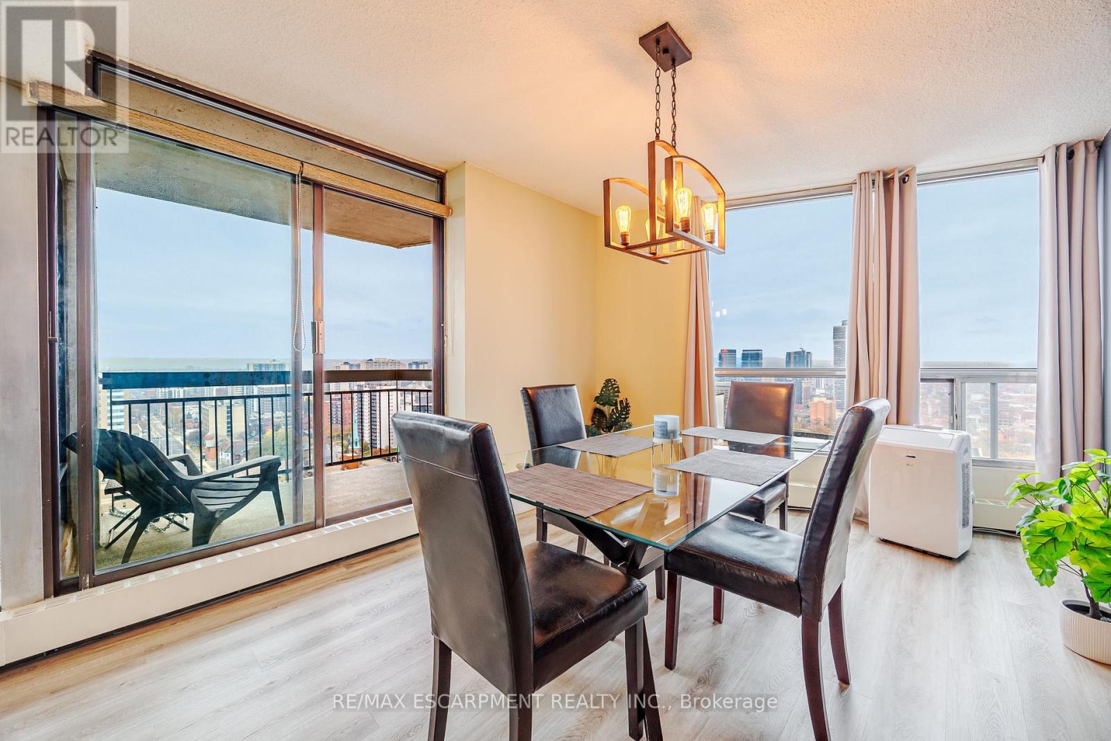 2604 - 150 Charlton Avenue E, Hamilton, Ontario  L8N 3X3 - Photo 6 - X12563876