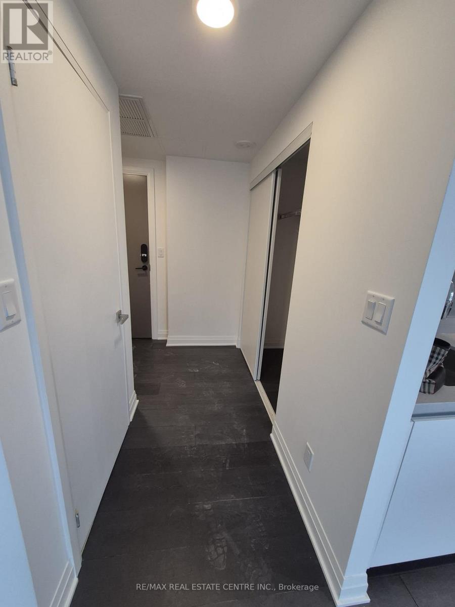 4207 - 4015 The Exchange Street E, Mississauga, Ontario  L5B 0N9 - Photo 28 - W12563598