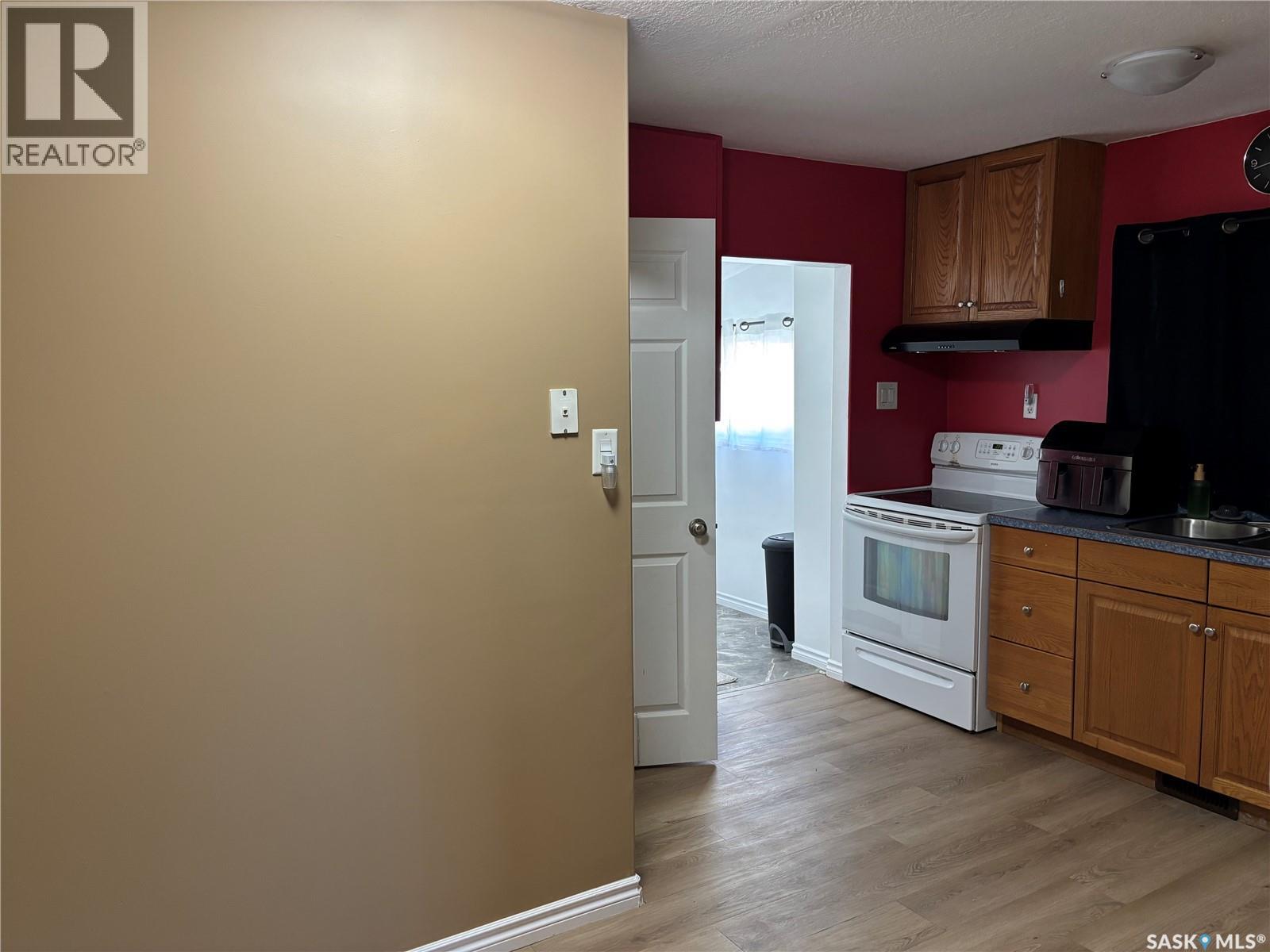 1048 Ominica Street E, Moose Jaw, Saskatchewan  S6H 0J3 - Photo 4 - SK019681