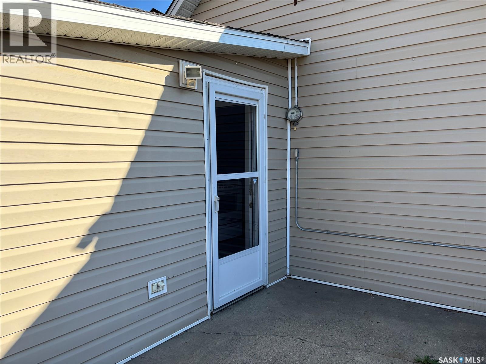 1048 Ominica Street E, Moose Jaw, Saskatchewan  S6H 0J3 - Photo 29 - SK019681