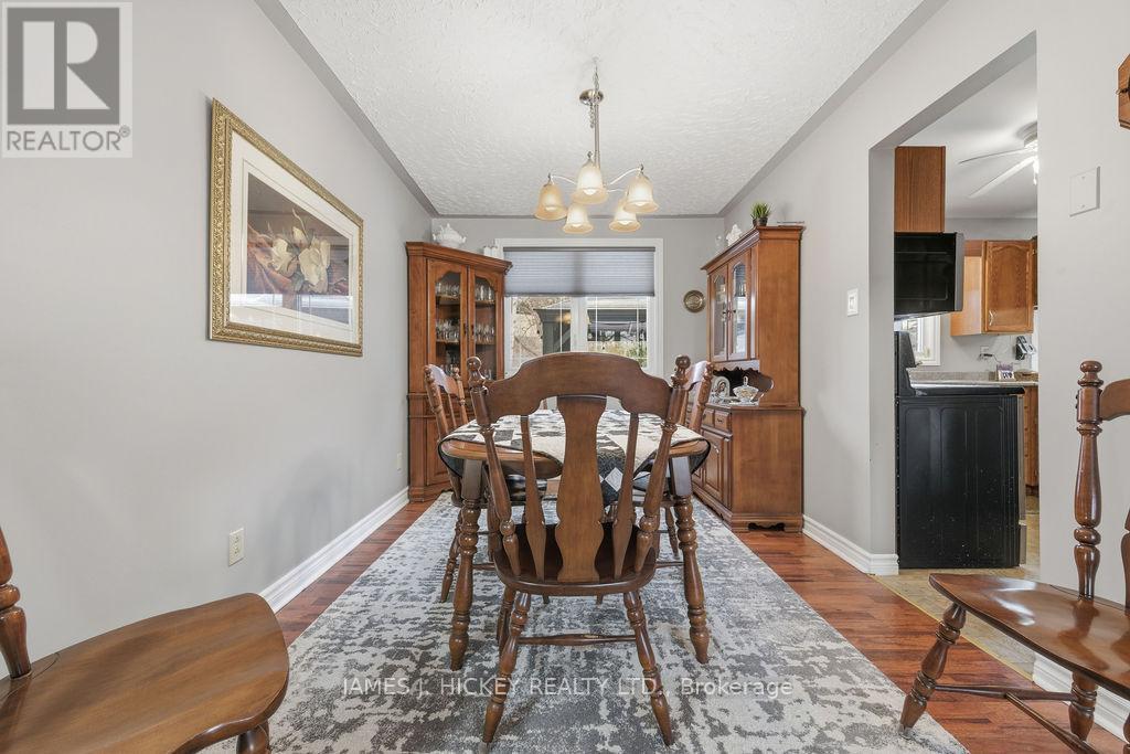 15 Tamarack Street, Deep River, Ontario  K0J 1P0 - Photo 10 - X12563694