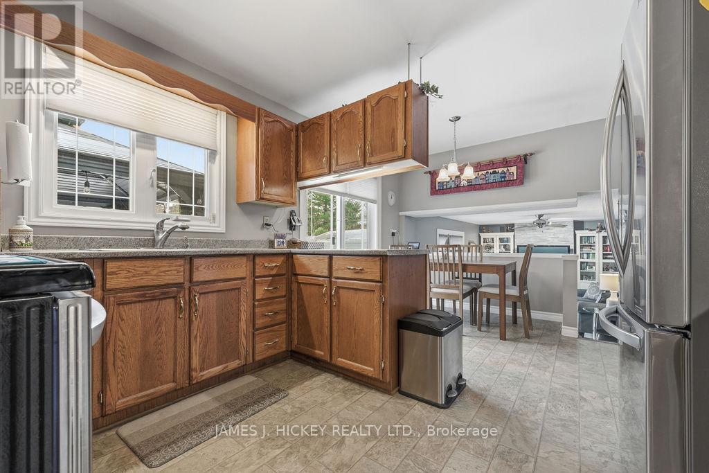 15 Tamarack Street, Deep River, Ontario  K0J 1P0 - Photo 15 - X12563694