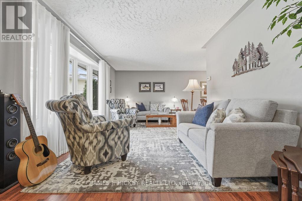 15 Tamarack Street, Deep River, Ontario  K0J 1P0 - Photo 4 - X12563694