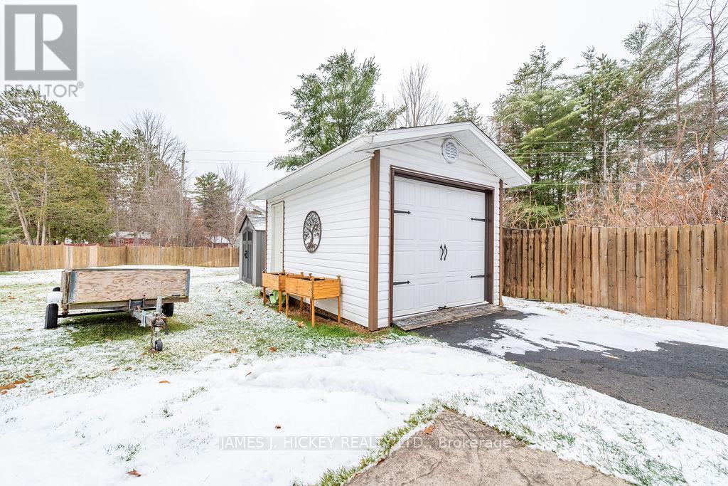 15 Tamarack Street, Deep River, Ontario  K0J 1P0 - Photo 43 - X12563694