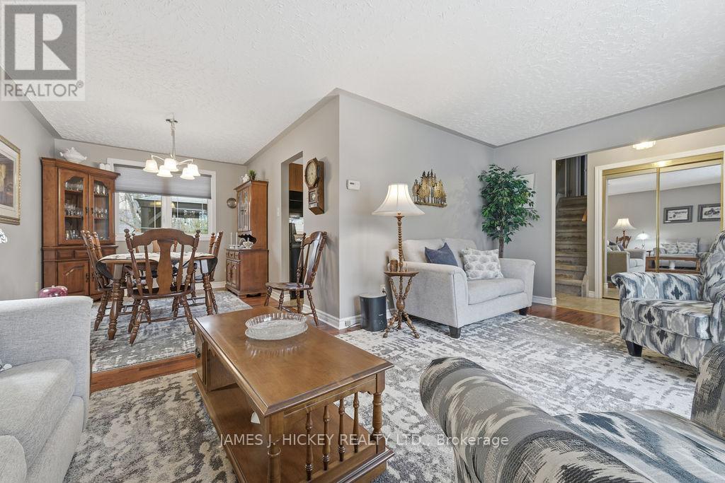 15 Tamarack Street, Deep River, Ontario  K0J 1P0 - Photo 8 - X12563694