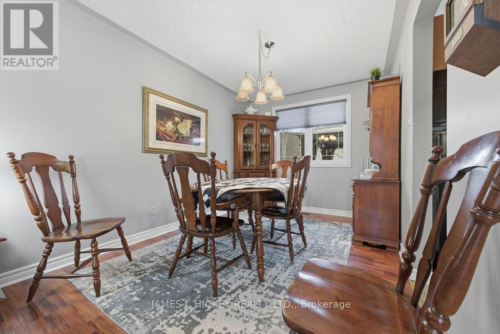 15 Tamarack Street, Deep River, Ontario  K0J 1P0 - Photo 9 - X12563694