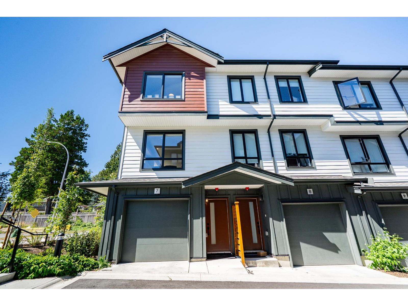 7 10527 155 Street, Surrey, British Columbia V3R 0S1 - Photo 2 - R3069044