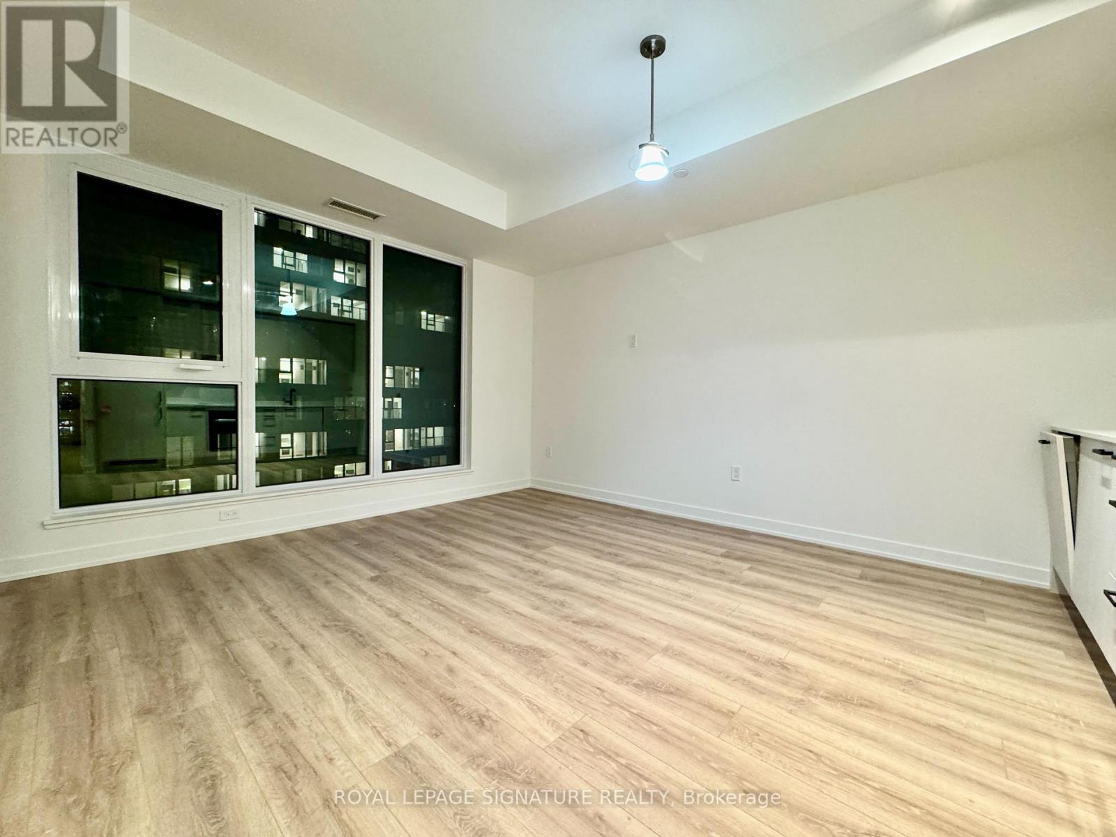 920 - 1 Quarrington Lane, Toronto, Ontario  M3C 0S4 - Photo 3 - C12563700