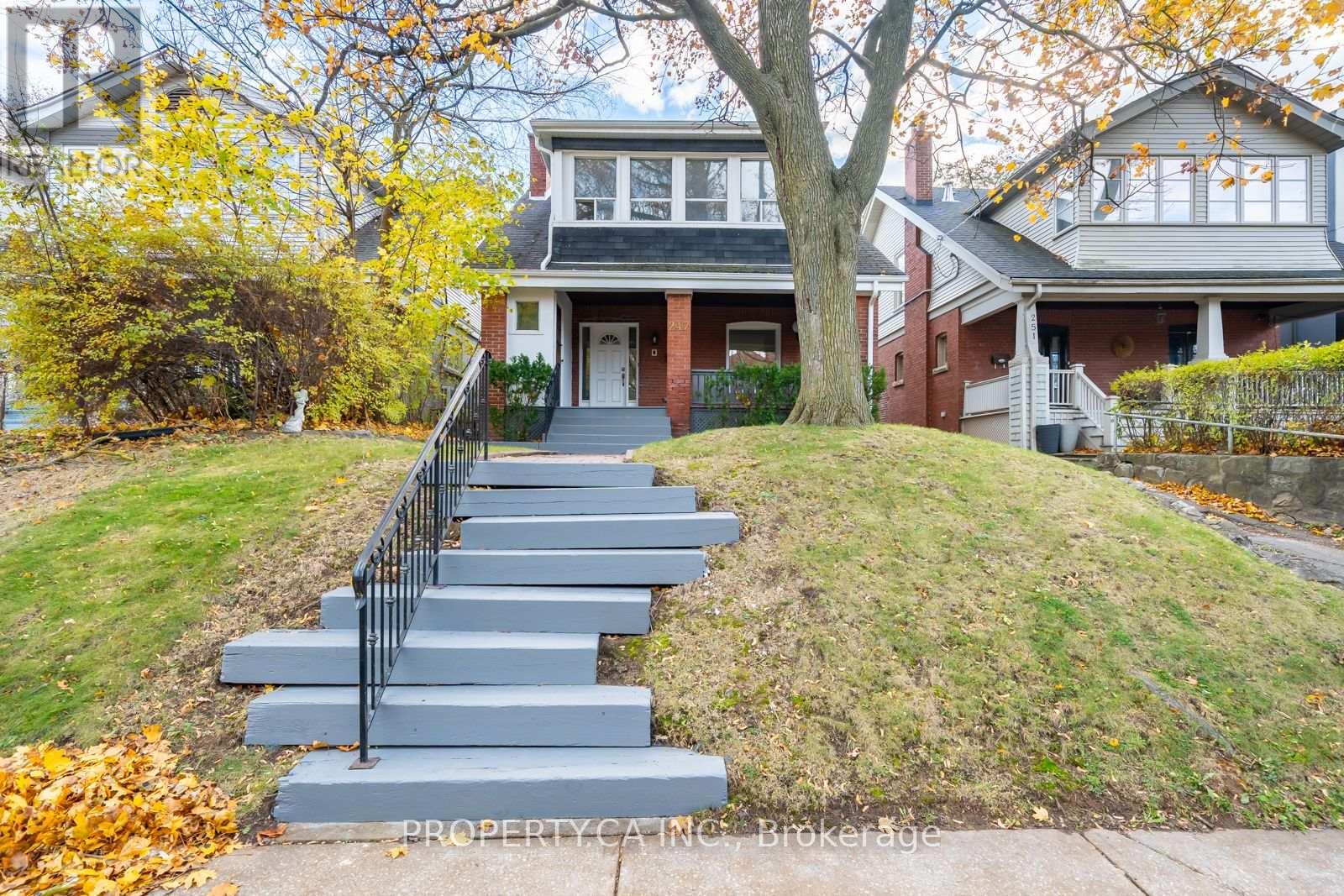 247 ST CLEMENTS AVENUE, Toronto, Ontario