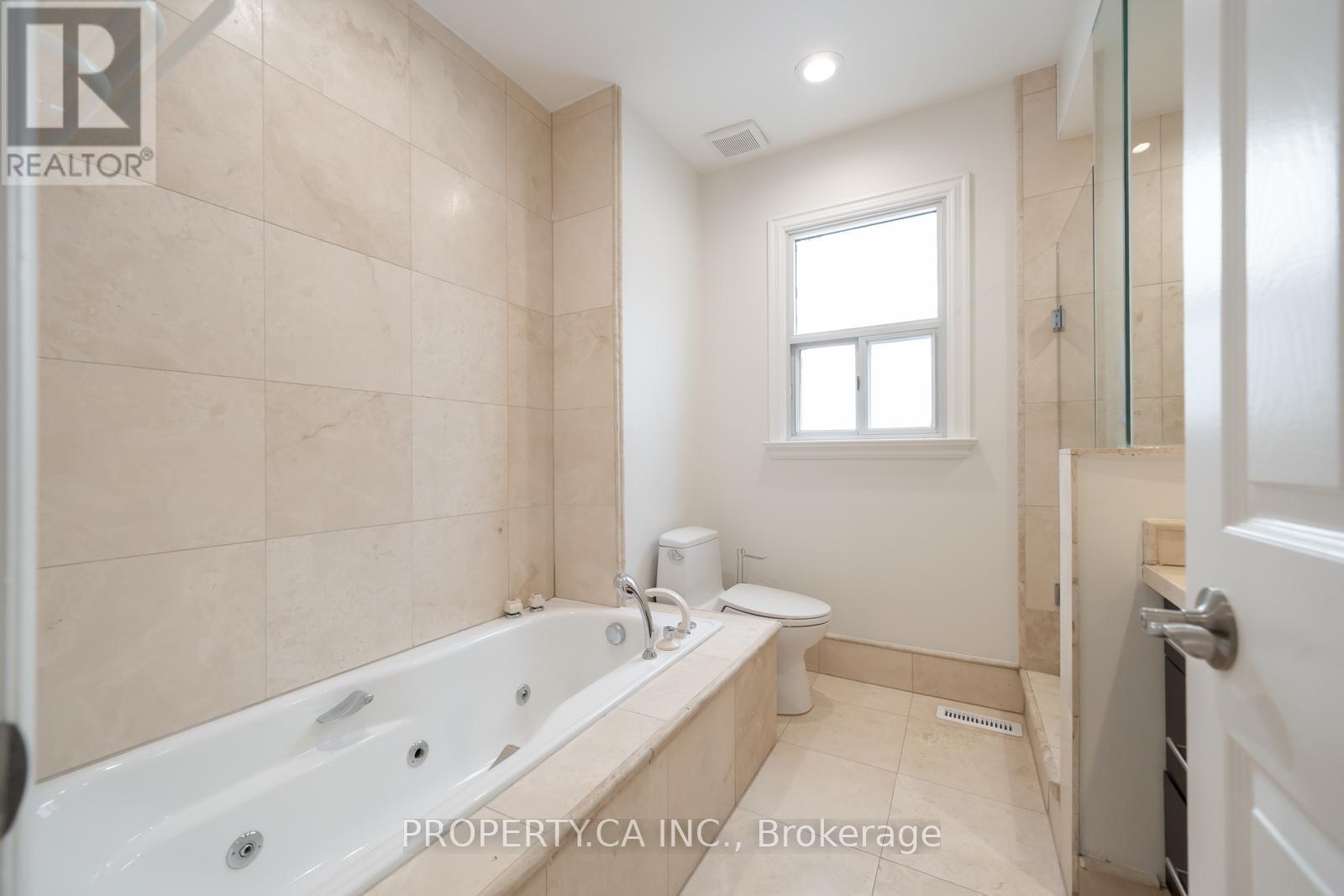 247 St Clements Avenue, Toronto, Ontario  M4R 1H3 - Photo 12 - C12563732