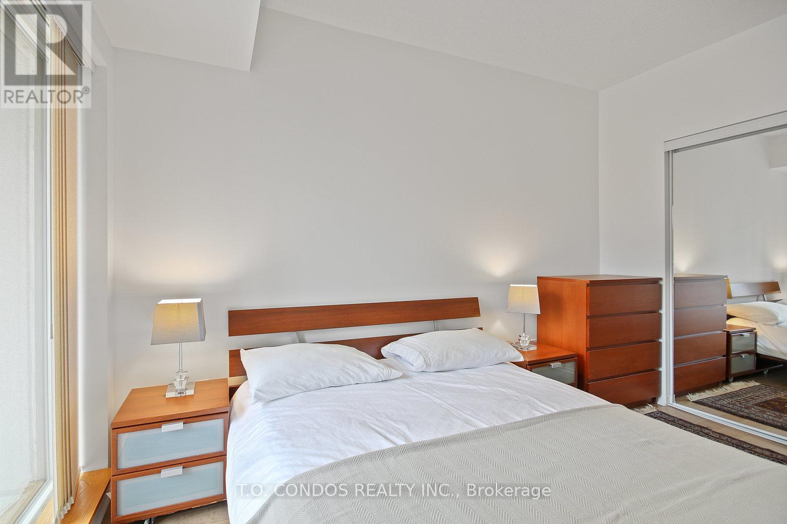 1806 - 909 Bay Street, Toronto, Ontario  M5S 3G2 - Photo 25 - C12563816