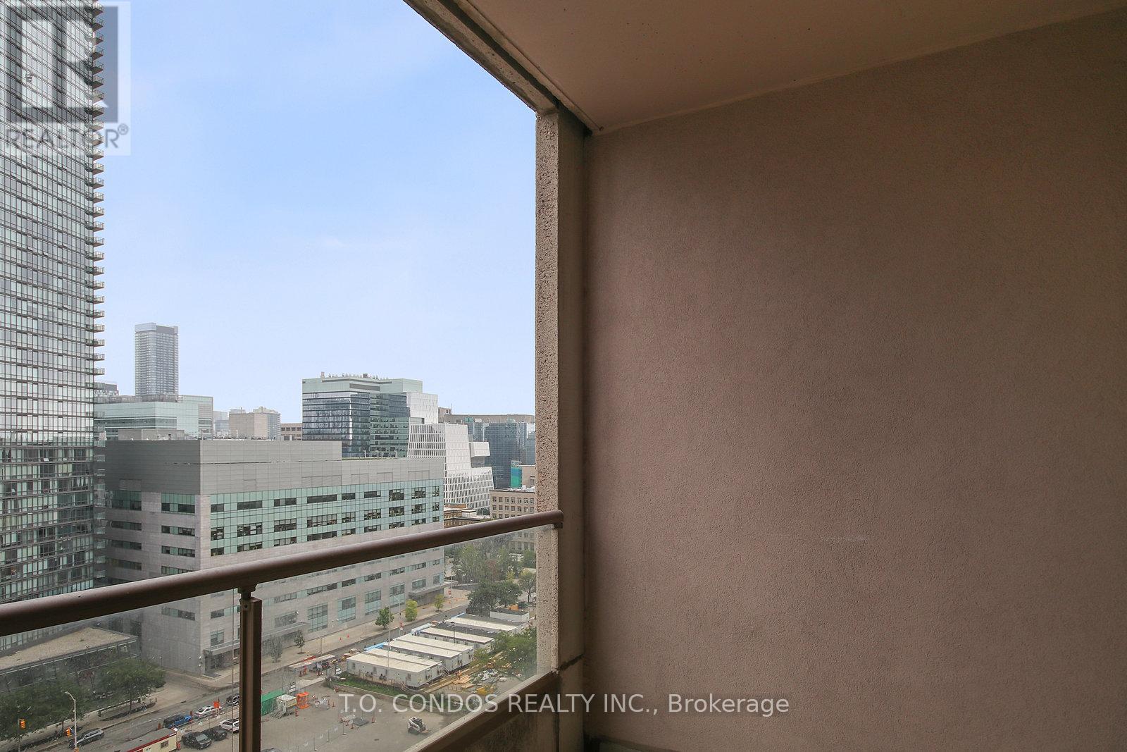 1806 - 909 Bay Street, Toronto, Ontario  M5S 3G2 - Photo 32 - C12563816