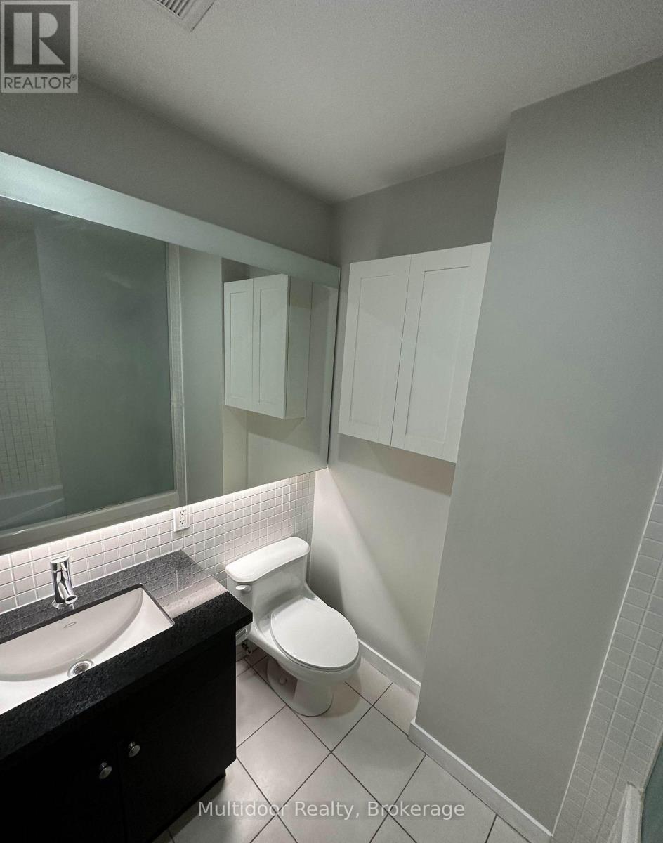 817 - 1 Shaw Street S, Toronto, Ontario  M6K 0A1 - Photo 2 - C12563824