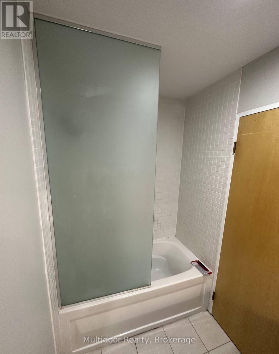 817 - 1 Shaw Street S, Toronto, Ontario  M6K 0A1 - Photo 3 - C12563824