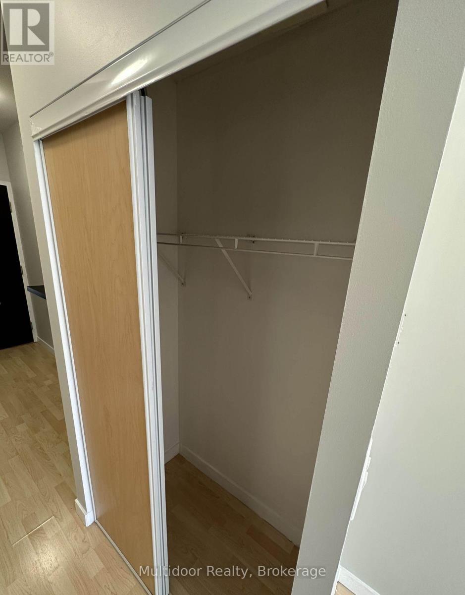 817 - 1 Shaw Street S, Toronto, Ontario  M6K 0A1 - Photo 4 - C12563824