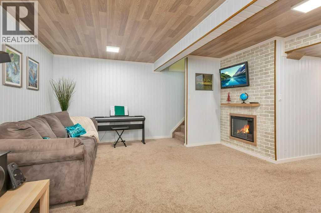 27 Ellenwood Drive, Red Deer, Alberta  T4R 2E1 - Photo 29 - A2271049