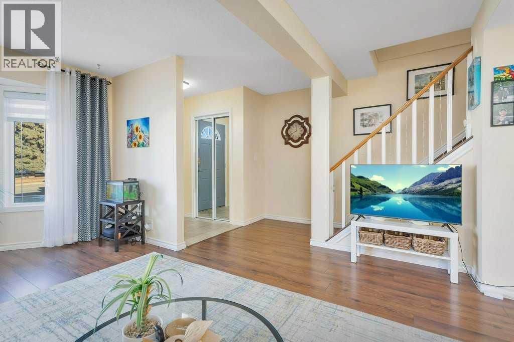 27 Ellenwood Drive, Red Deer, Alberta  T4R 2E1 - Photo 7 - A2271049