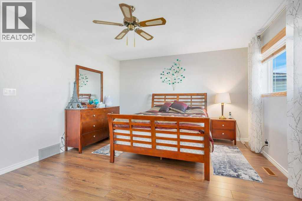 27 Ellenwood Drive, Red Deer, Alberta  T4R 2E1 - Photo 21 - A2271049