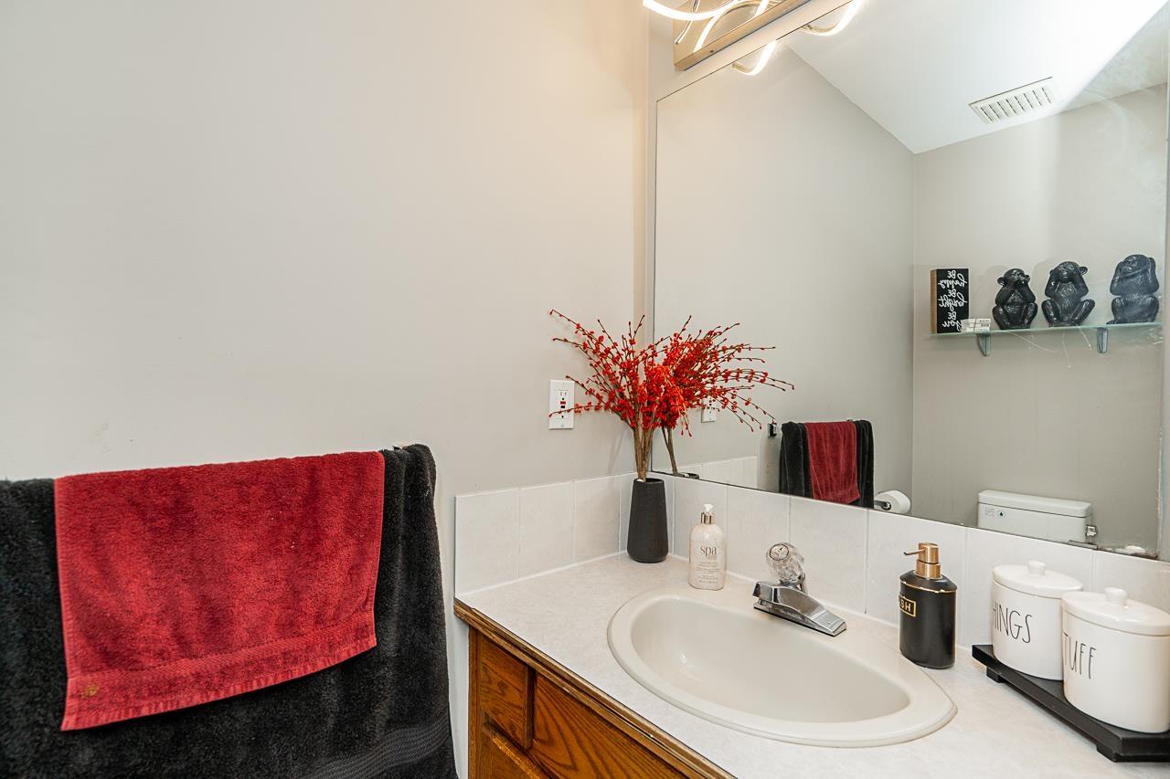 8045 164a Street, Surrey, British Columbia V4N 0H7 - Photo 10 - R3068225