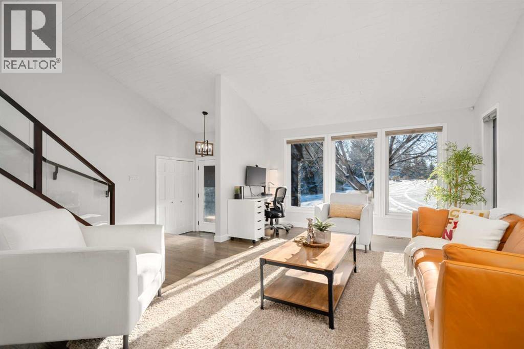 44 Edcath Rise Nw, Calgary, Alberta  T3A 3T1 - Photo 3 - A2271440