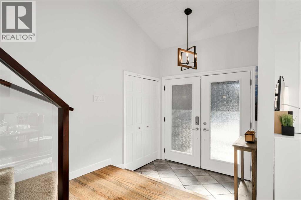 44 Edcath Rise Nw, Calgary, Alberta  T3A 3T1 - Photo 2 - A2271440