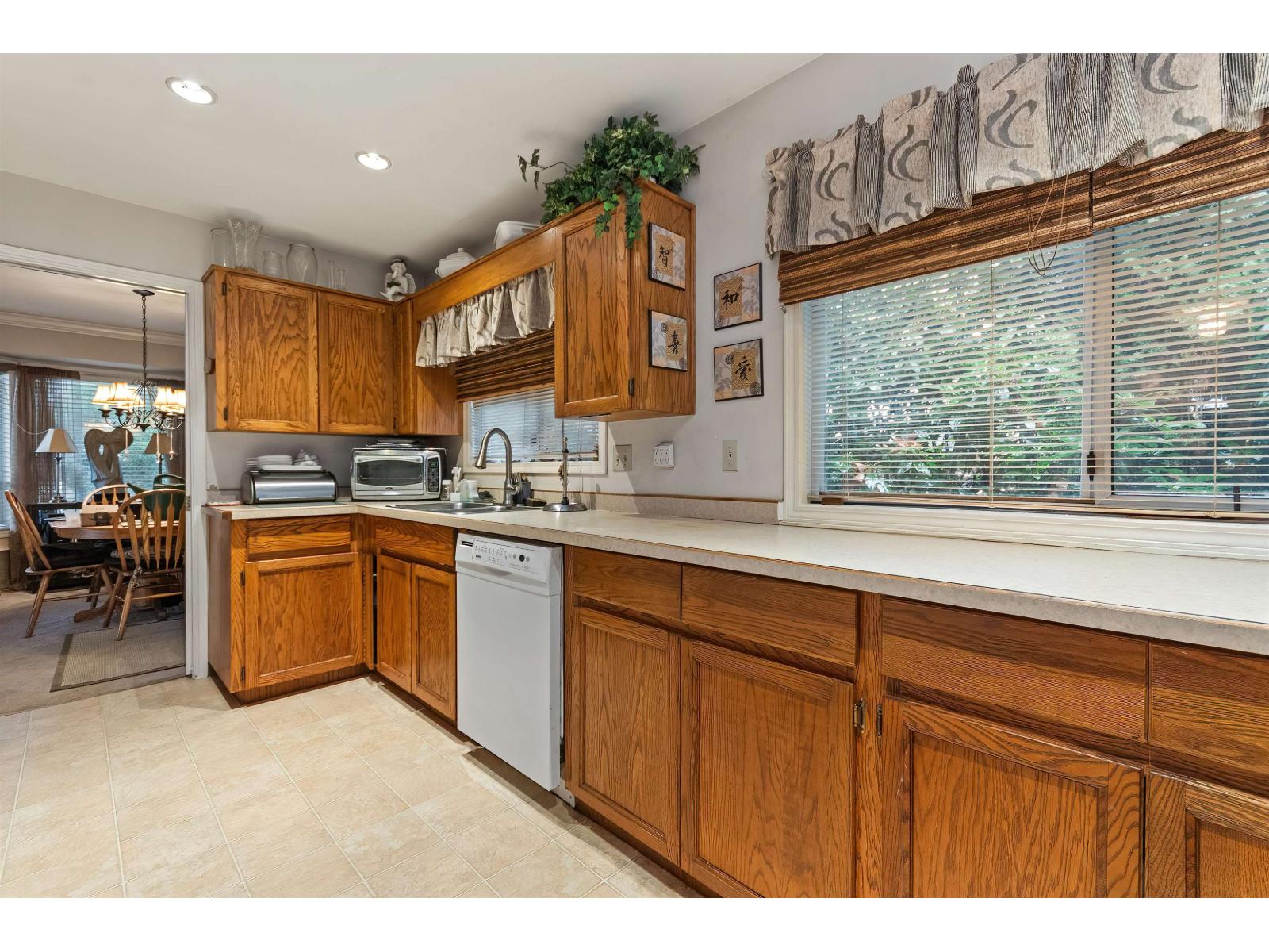 34825 Cassiar Court, Abbotsford, British Columbia V2S 7G9 - Photo 11 - R3068936