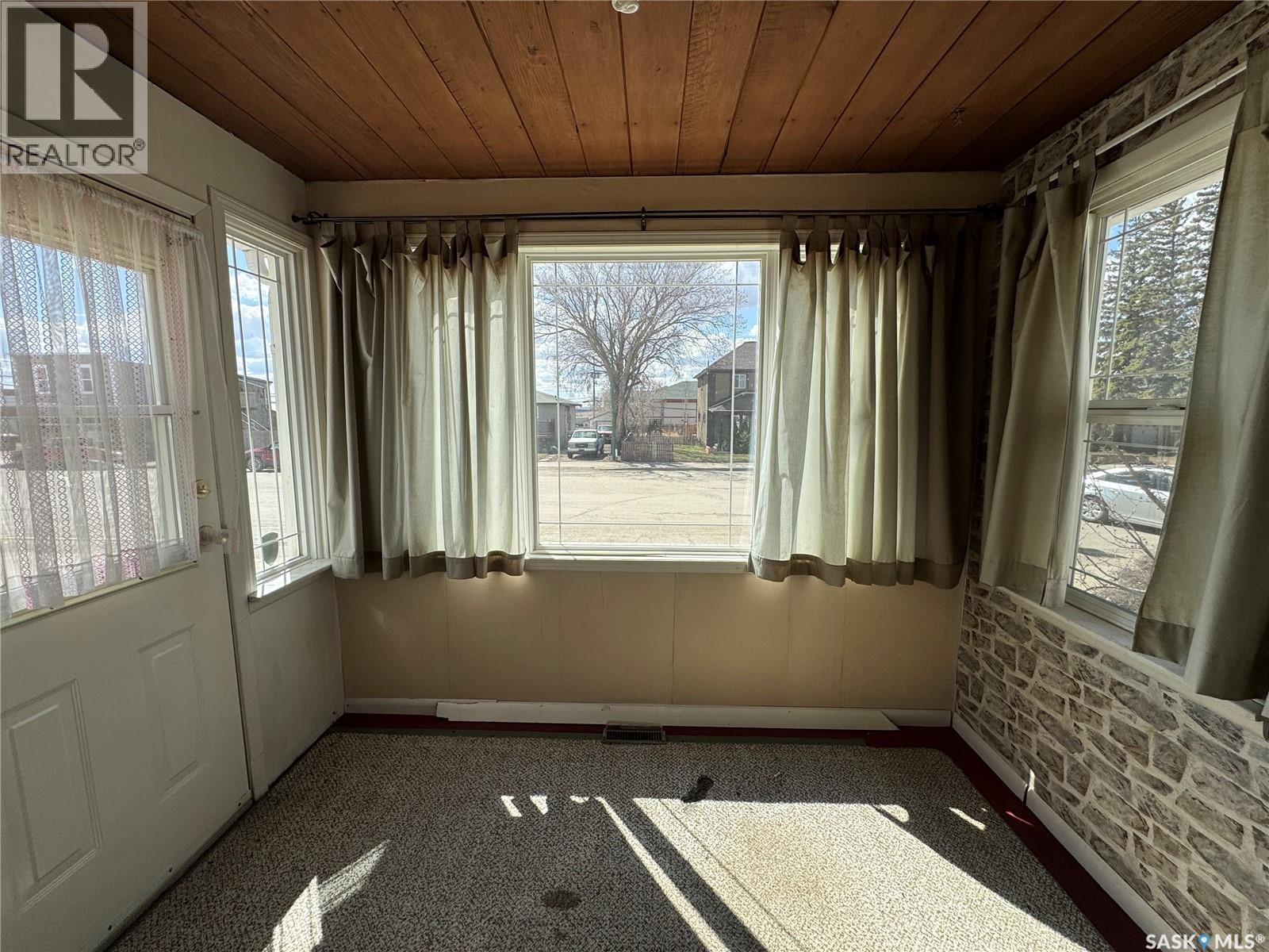 121 2nd Avenue W, Biggar, Saskatchewan  S0K 0M0 - Photo 3 - SK024429