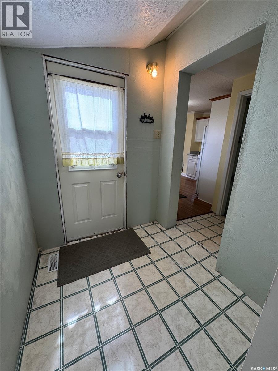 121 2nd Avenue W, Biggar, Saskatchewan  S0K 0M0 - Photo 5 - SK024429